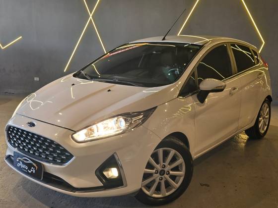 FORD FIESTA 1.6 TI-VCT FLEX TITANIUM POWERSHIFT FORD FIESTA 1.6 TI-VCT FLEX TITANIUM POWERSHIFT